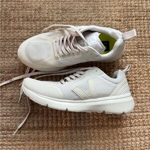 Veja Dekkan Sneakers - EUR 40
